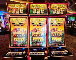 777r co apk တိုက်ရိုက်ကာစီနို Dealer နှင့် Baccarat ကစားနေသောဆင်ဆင်